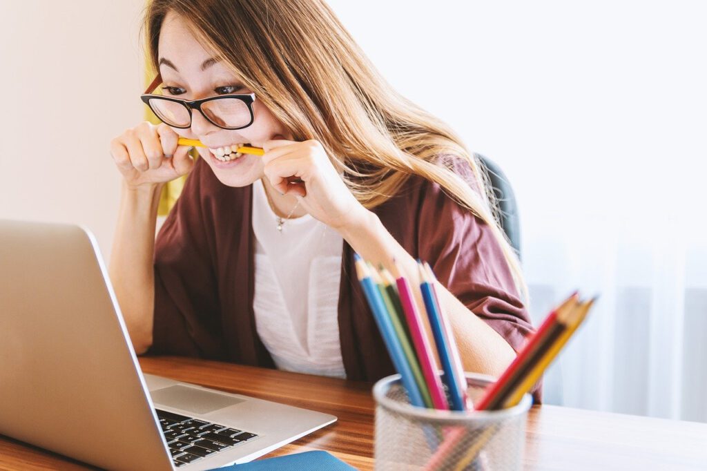 Laptop Woman Education Study Young - JESHOOTS-com / Pixabay